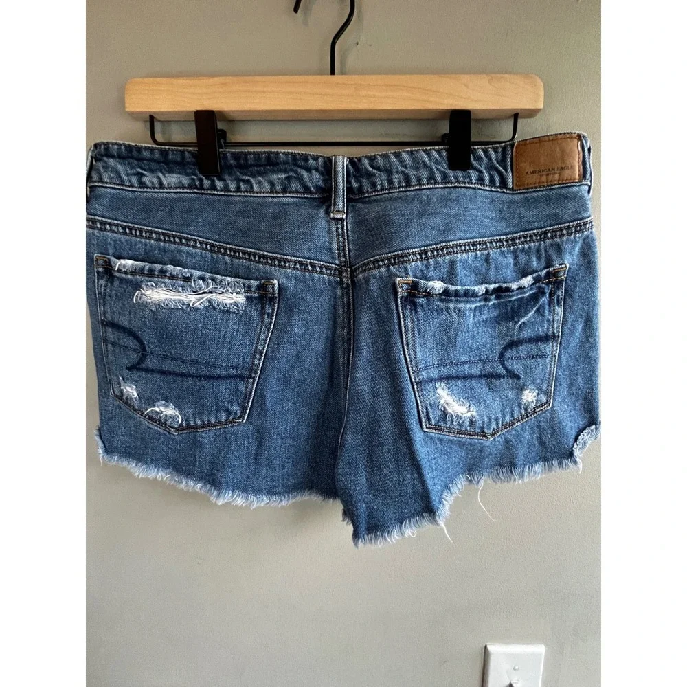 American Eagle Denim Distressed Embroidered Festival Jean Shorts Size 12 Boho - Picture 5 of 8